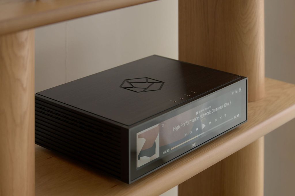 HiFi Rose launches RS151, photograph 2 of 3
